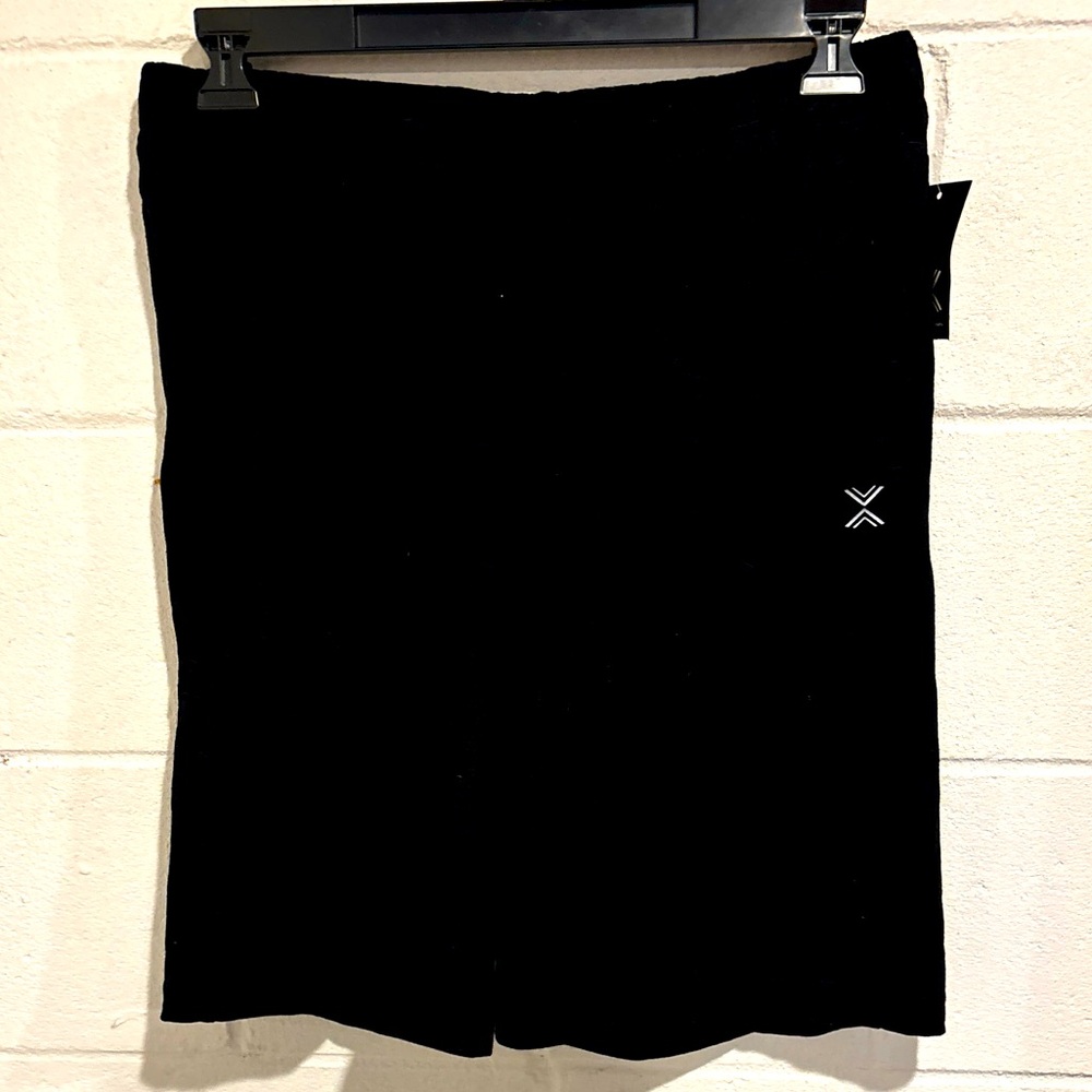 Xersion men’s black athletic shorts with pockets